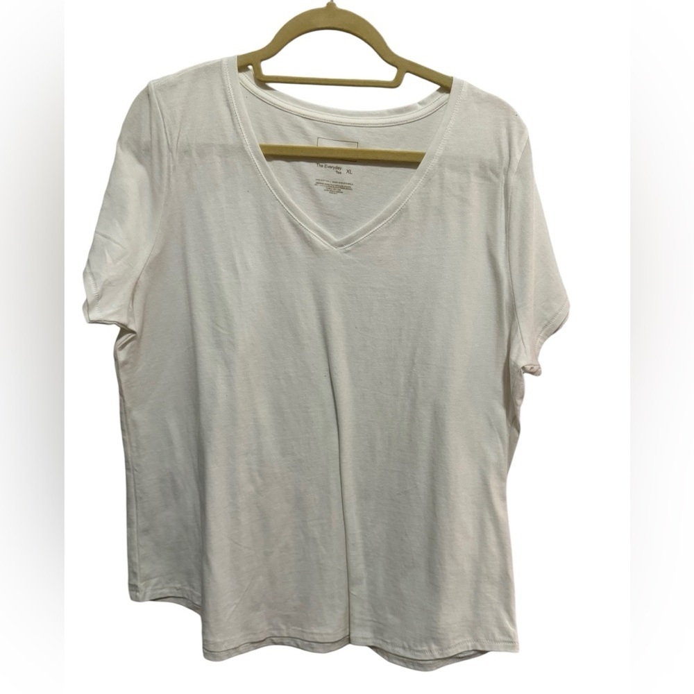 Sonoma - Everyday Tee - Vneck - Size XL White